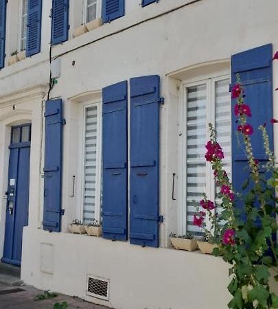 Résidence Les Volets Bleus: Studio de 30 m² classé 2 * Rochefort  Exterior foto