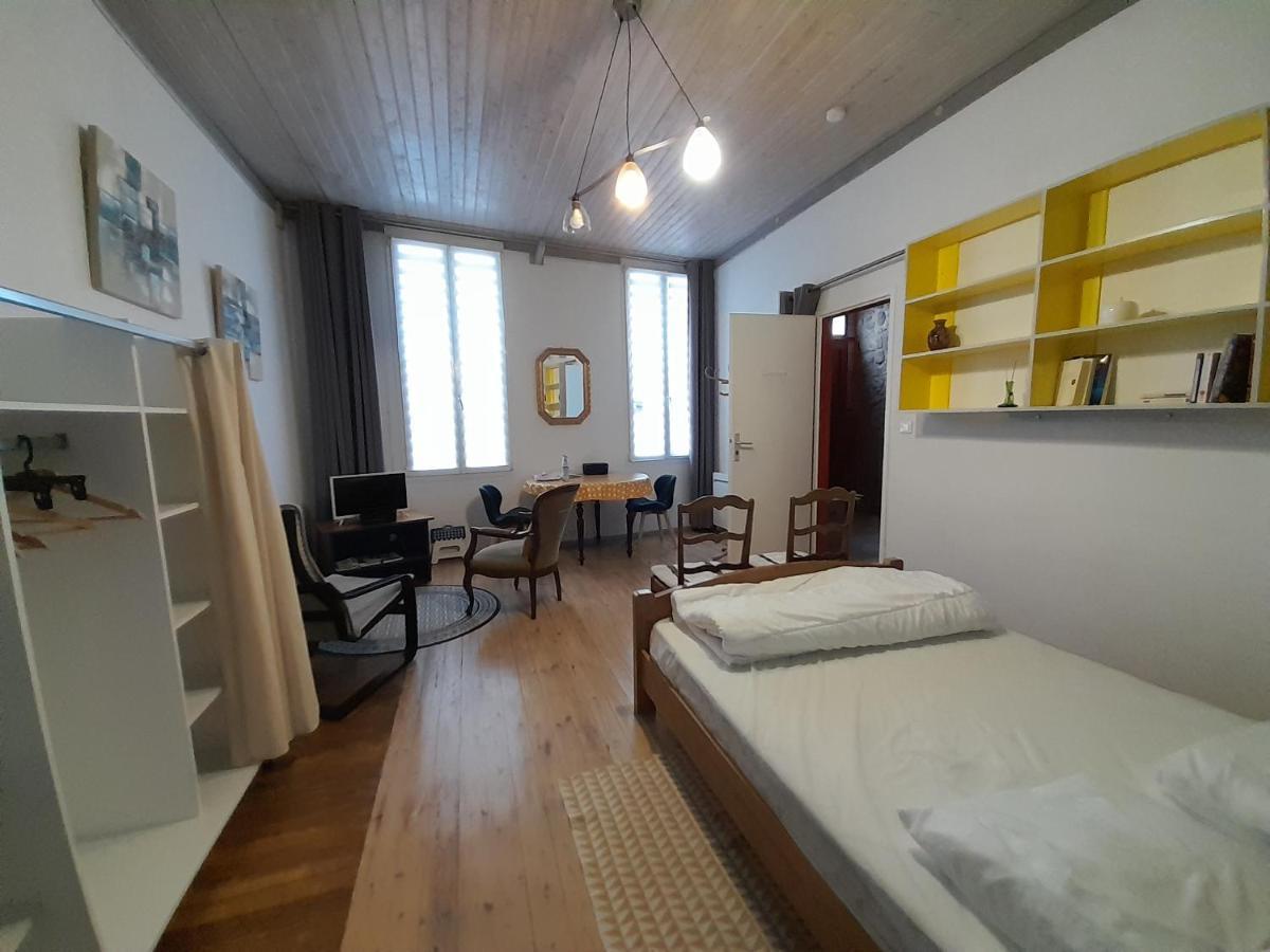 Résidence Les Volets Bleus: Studio de 30 m² classé 2 * Rochefort  Exterior foto
